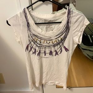 V-neck Miley Cyrus shirt